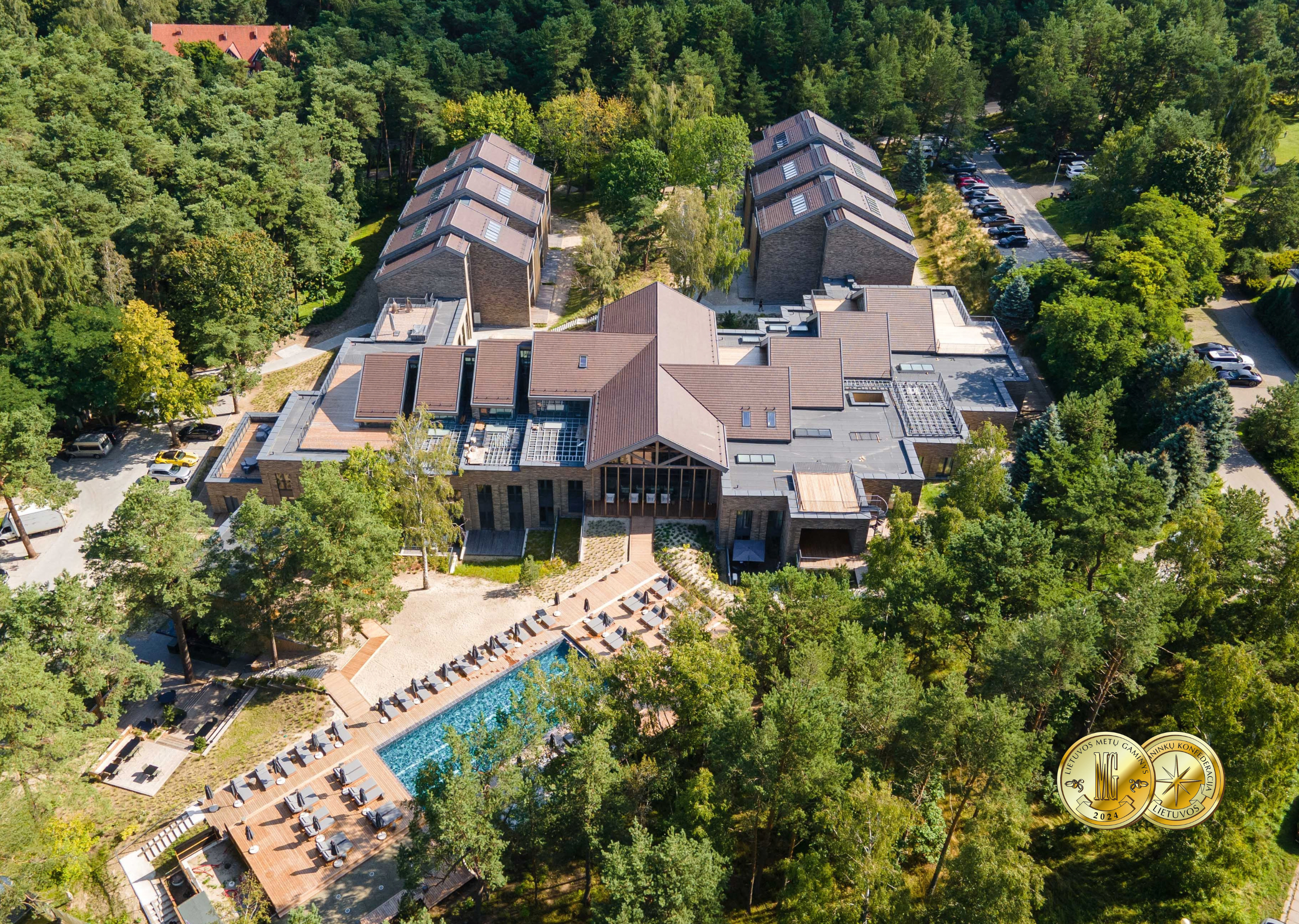 Poilsio statinių kompleksas „Aksominės kopos Nida”